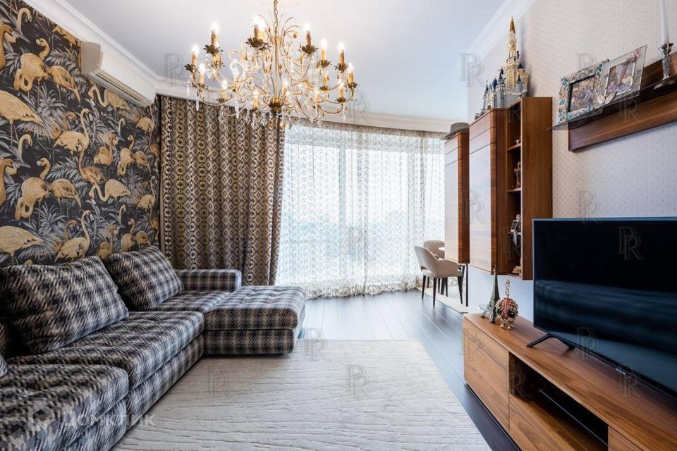 Продаётся 3-комнатная квартира, 125.5 м²