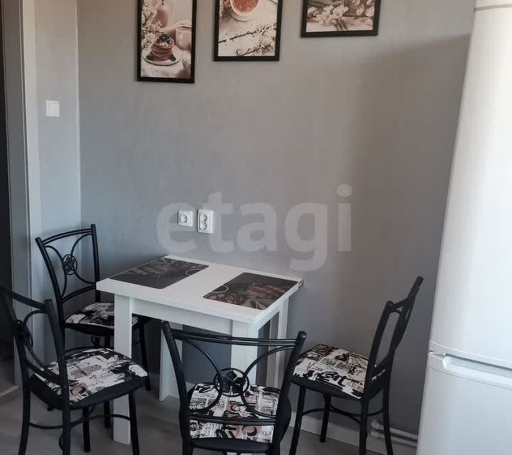 Сдаётся 1-комнатная квартира, 52.7 м²