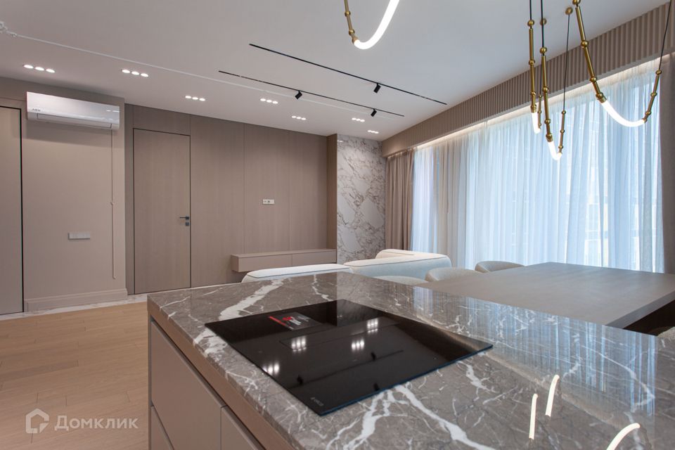 Продаётся 4-комнатная квартира, 141.5 м²