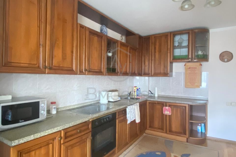 Продаётся 4-комнатная квартира, 153 м²