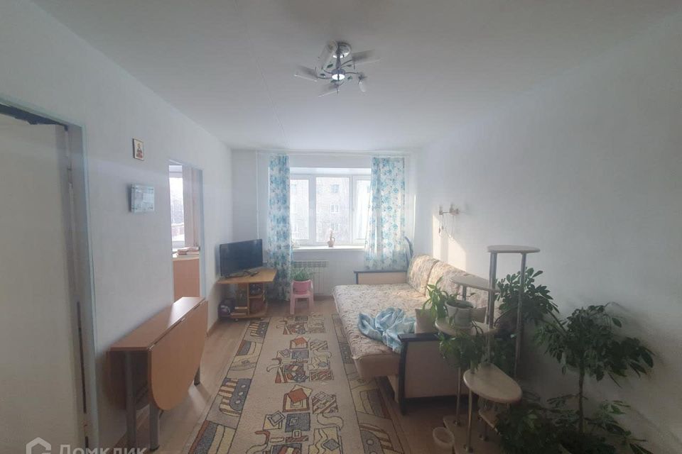 Продаётся 4-комнатная квартира, 61.1 м²