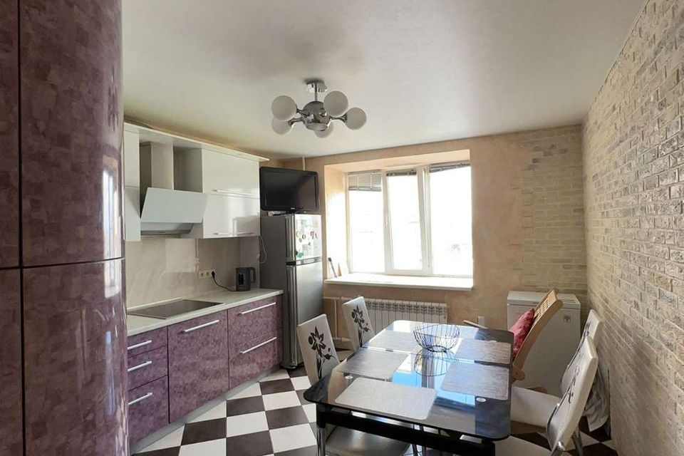 Продаётся 3-комнатная квартира, 87 м²