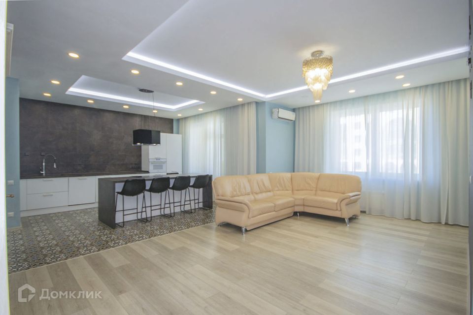 Продаётся 3-комнатная квартира, 104.8 м²