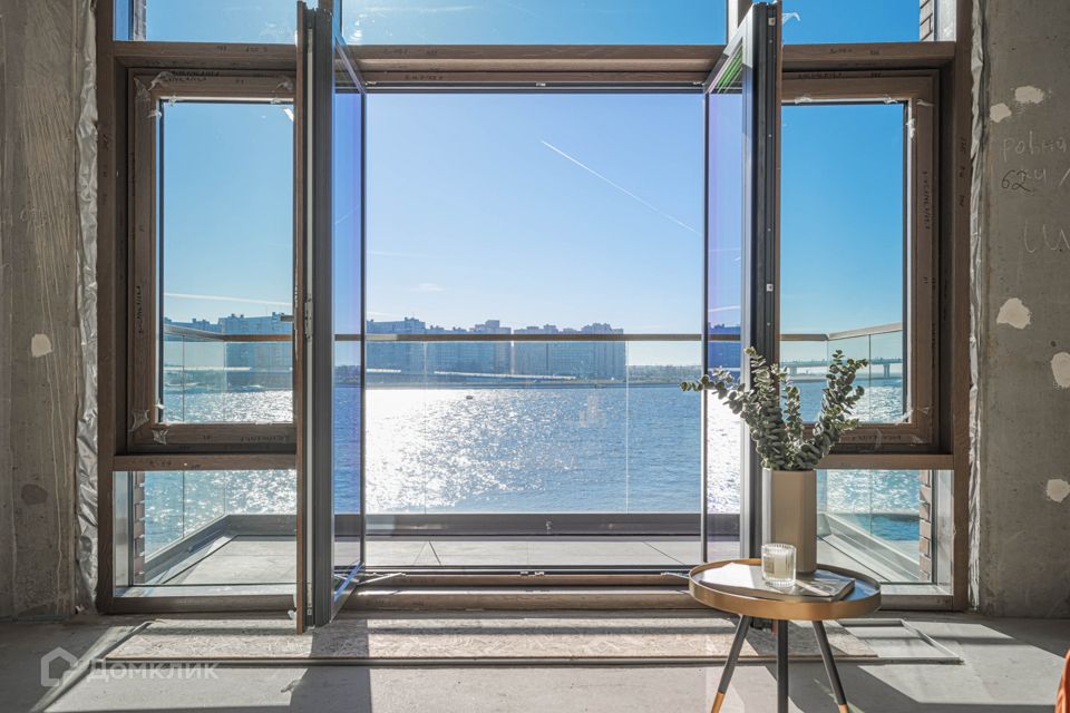 Продаётся 5-комнатная квартира, 237.6 м²