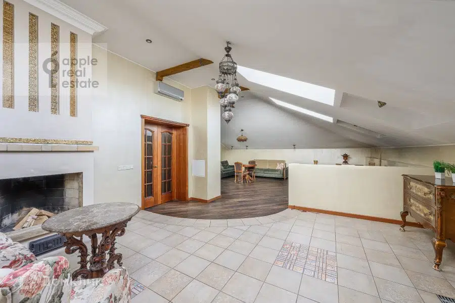 Продаётся 4-комнатная квартира, 186 м²