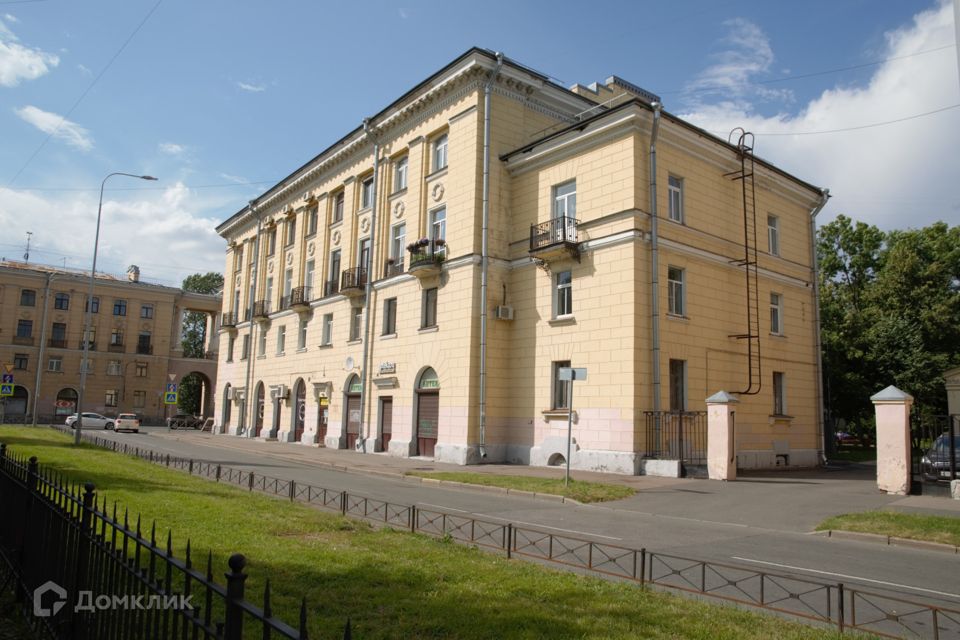 Продаётся 2-комнатная квартира, 72.5 м²