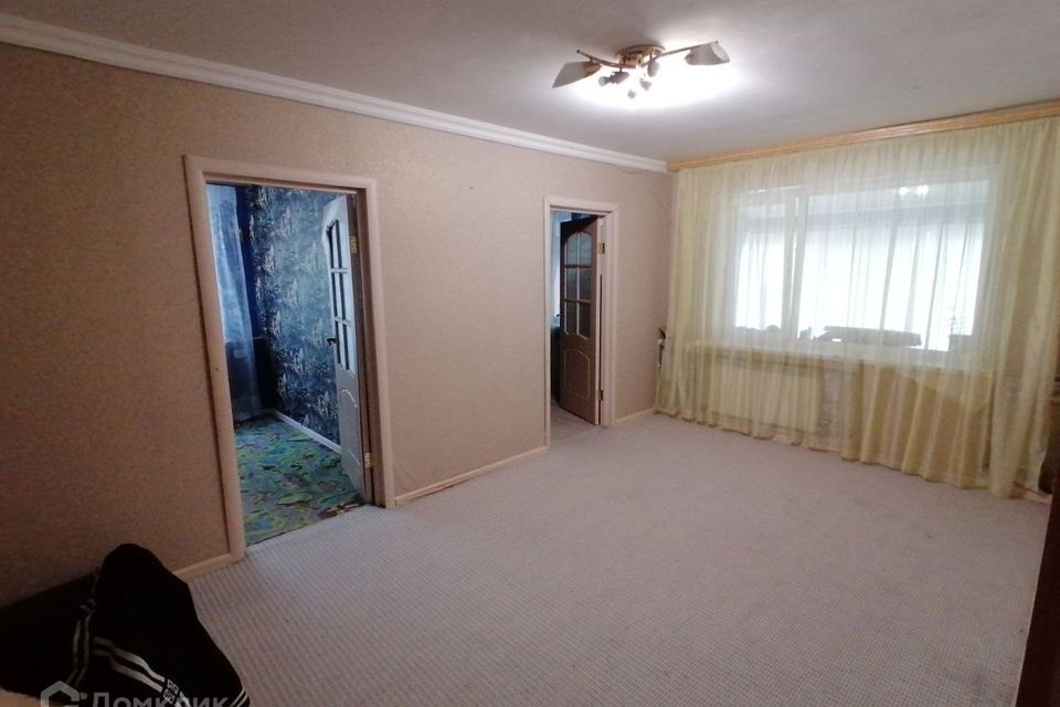 Продаётся 4-комнатная квартира, 60.9 м²