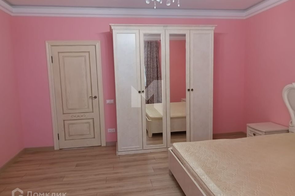 Сдаётся 3-комнатная квартира, 104.9 м²