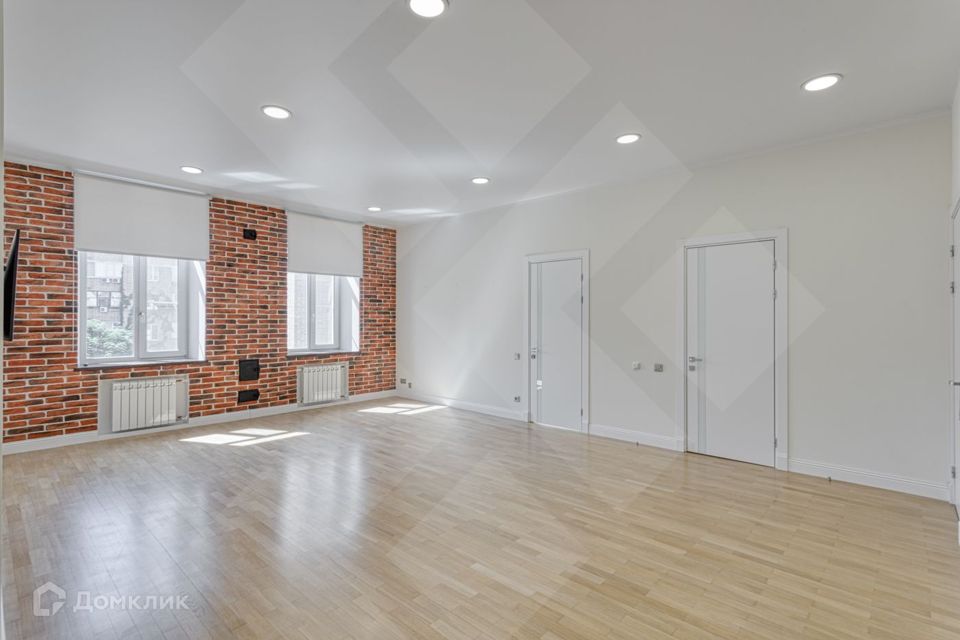Сдаётся 4-комнатная квартира, 112 м²