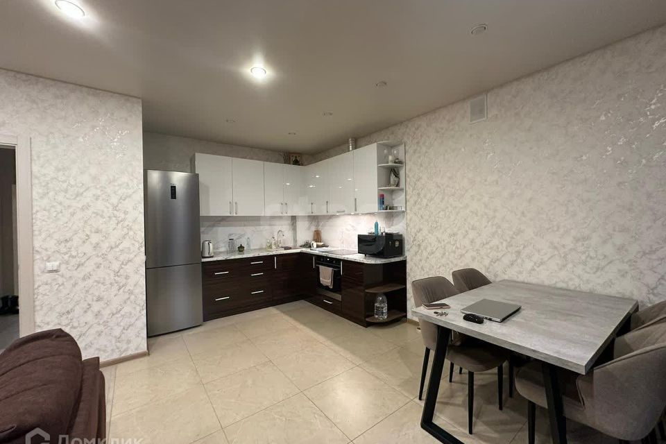 Продаётся 2-комнатная квартира, 66.42 м²