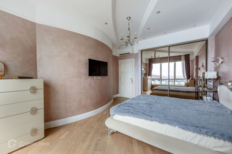 Продаётся 3-комнатная квартира, 120 м²