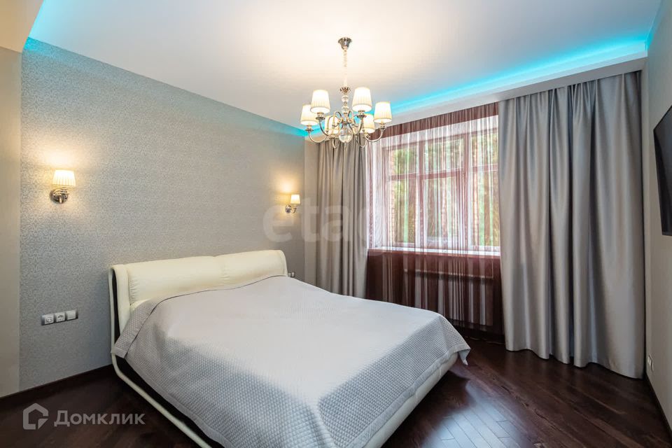 Продаётся 3-комнатная квартира, 104.7 м²