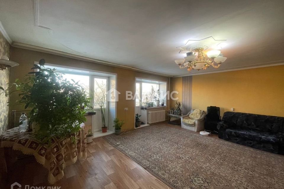 Продаётся 4-комнатная квартира, 145.3 м²