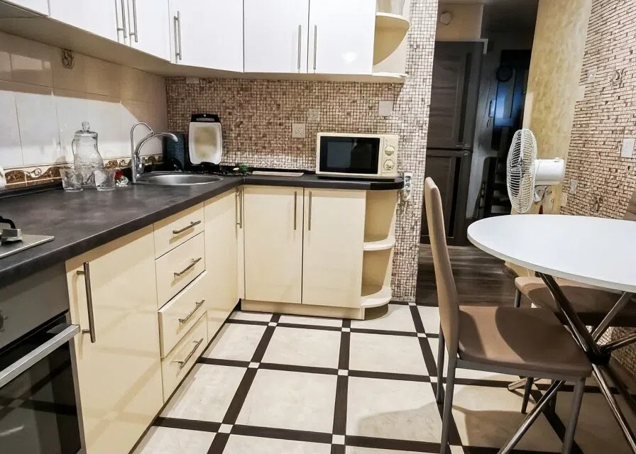 Продаётся 3-комнатная квартира, 51.7 м²