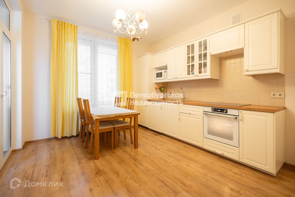 Продаётся 4-комнатная квартира, 93.9 м²