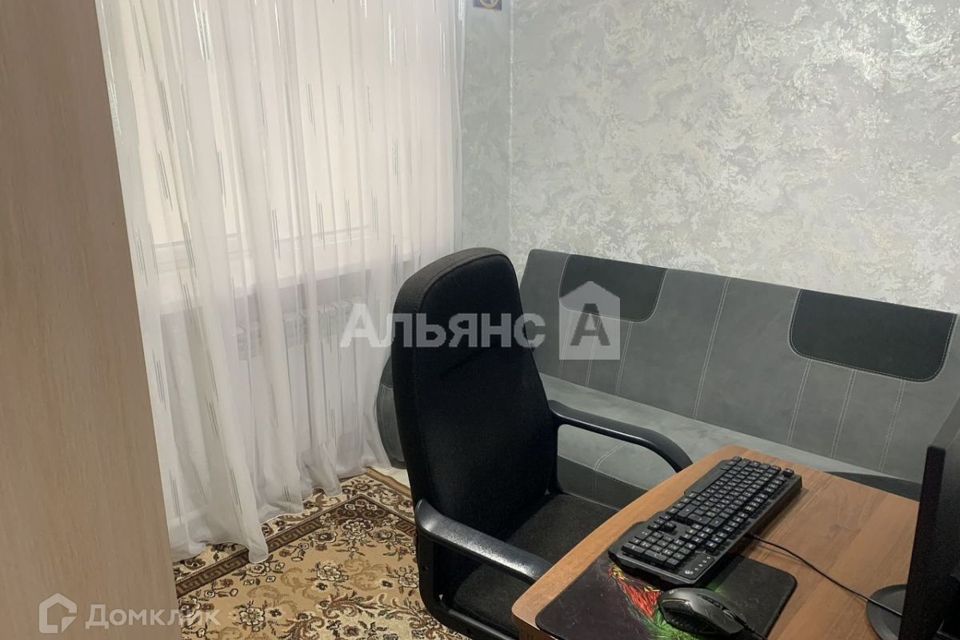 Продаётся 3-комнатная квартира, 42.4 м²