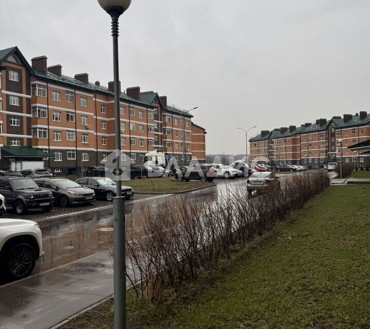 Продаётся 3-комнатная квартира, 101.8 м²