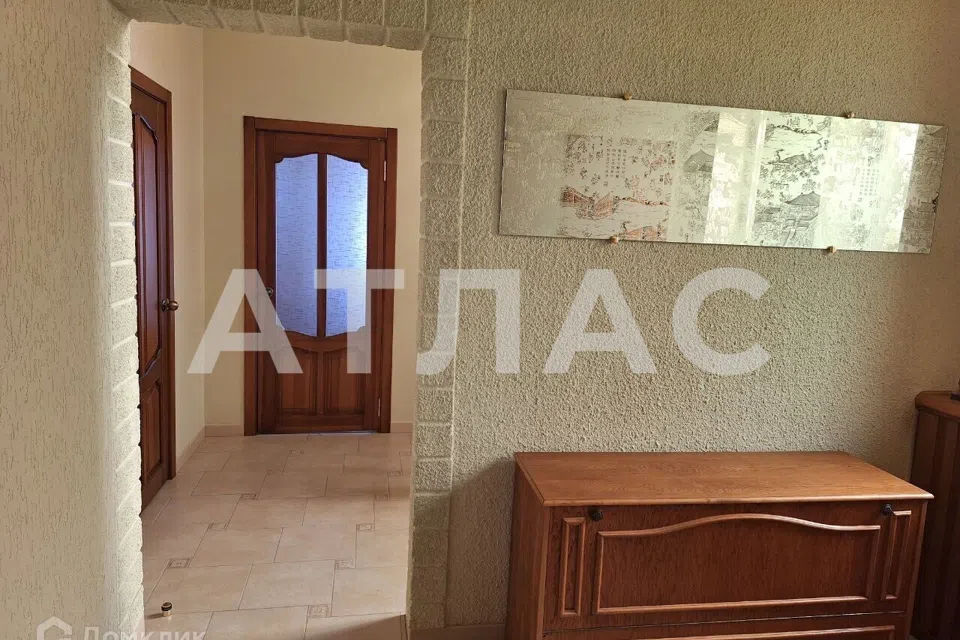 Продаётся 3-этажный дом, 260 м²