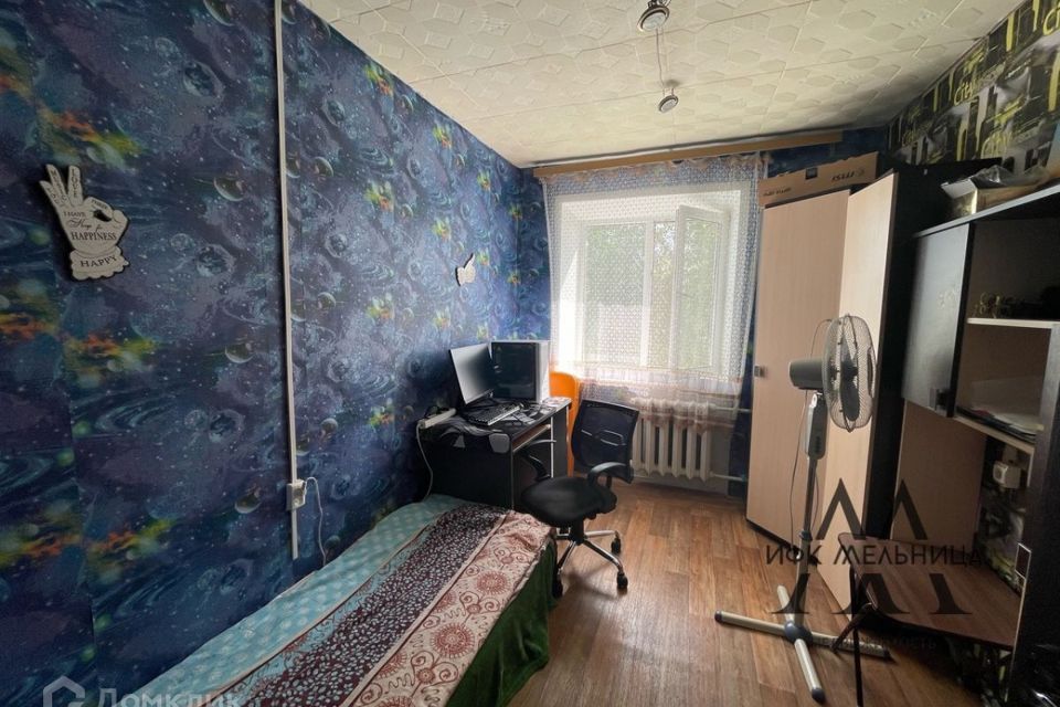 Продаётся 4-комнатная квартира, 63 м²