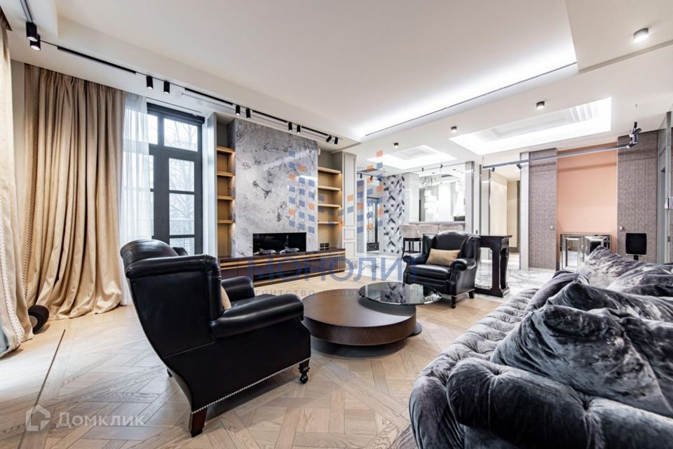 Продаётся 5-комнатная квартира, 216.5 м²