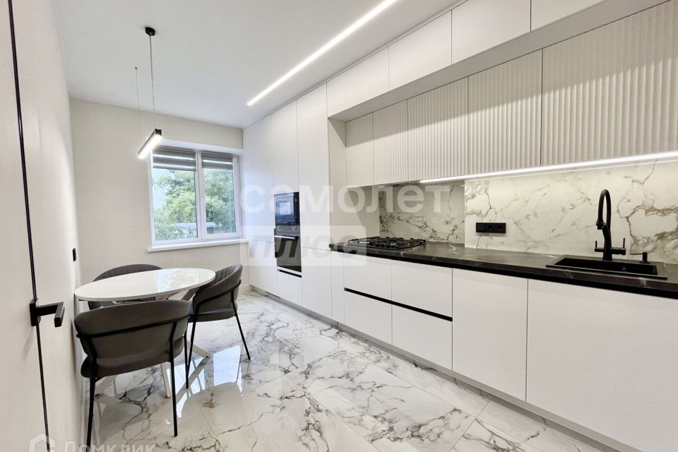 Продаётся 1-комнатная квартира, 39.3 м²