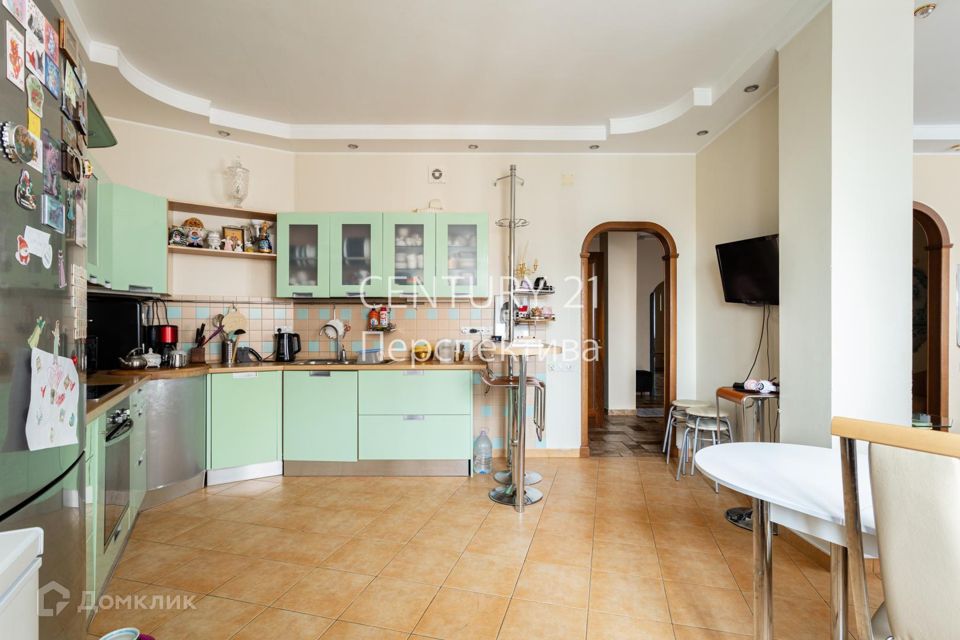 Продаётся 3-комнатная квартира, 118.9 м²