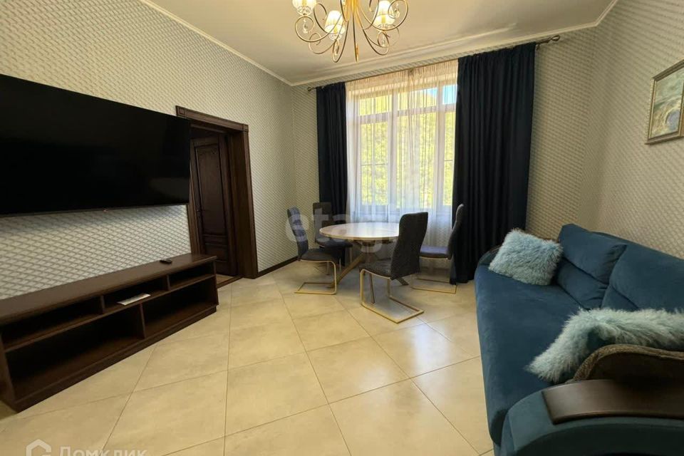 Продаётся 1-комнатная квартира, 55 м²