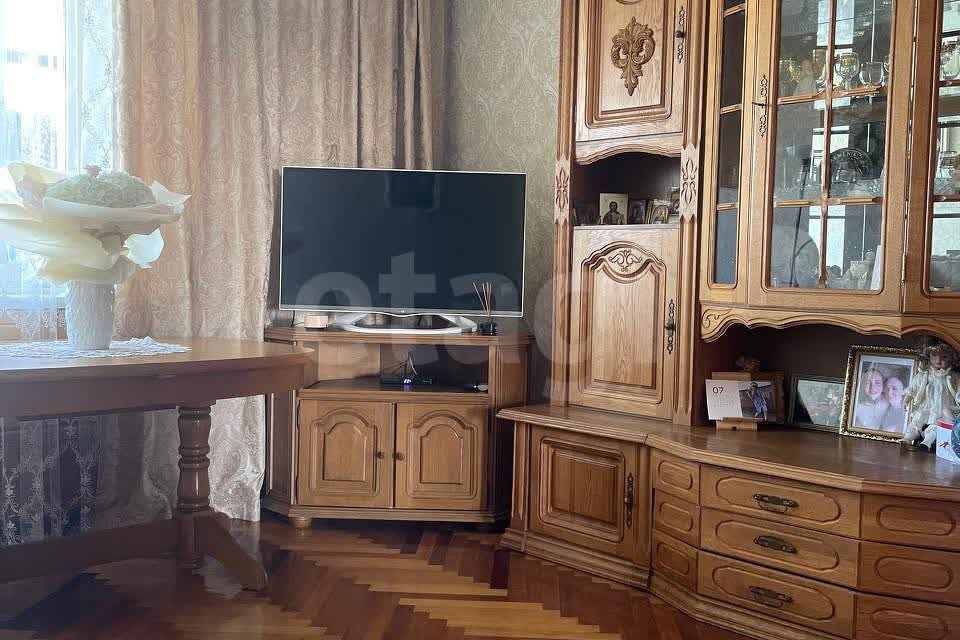 Продаётся 4-комнатная квартира, 73.8 м²