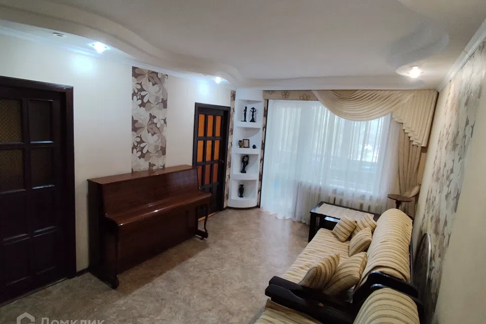 Продаётся 4-комнатная квартира, 55.8 м²