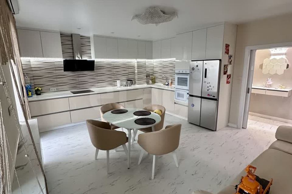 Продаётся 3-комнатная квартира, 74.4 м²
