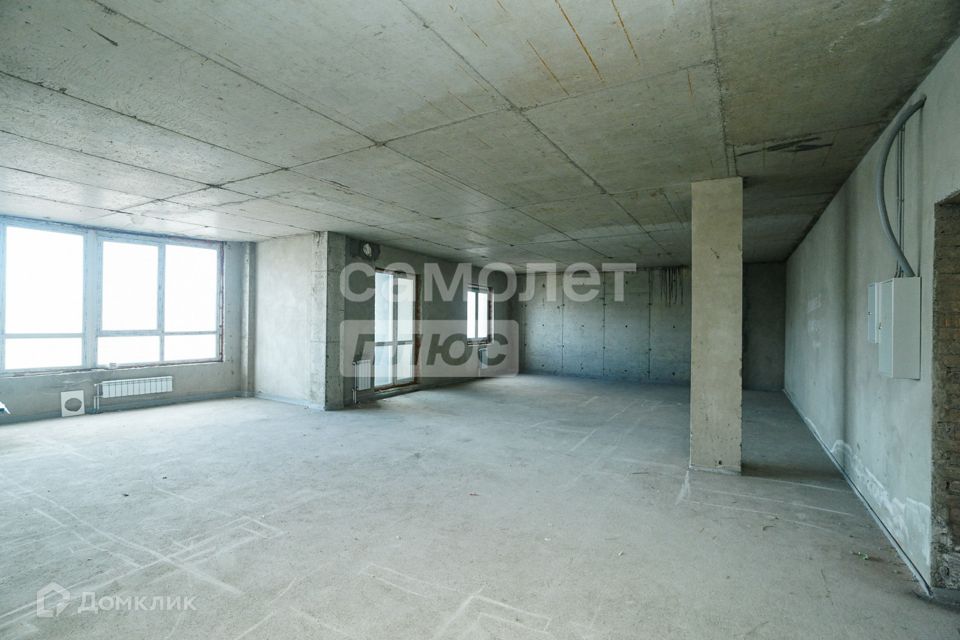 Продаётся 1-комнатная квартира, 118.9 м²