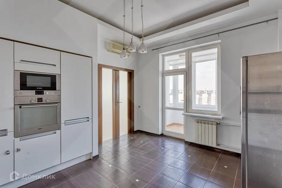 Продаётся 6-комнатная квартира, 330 м²