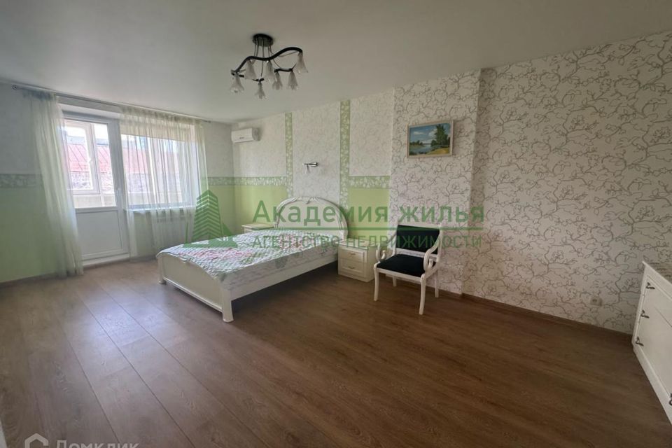 Сдаётся 2-комнатная квартира, 70.4 м²