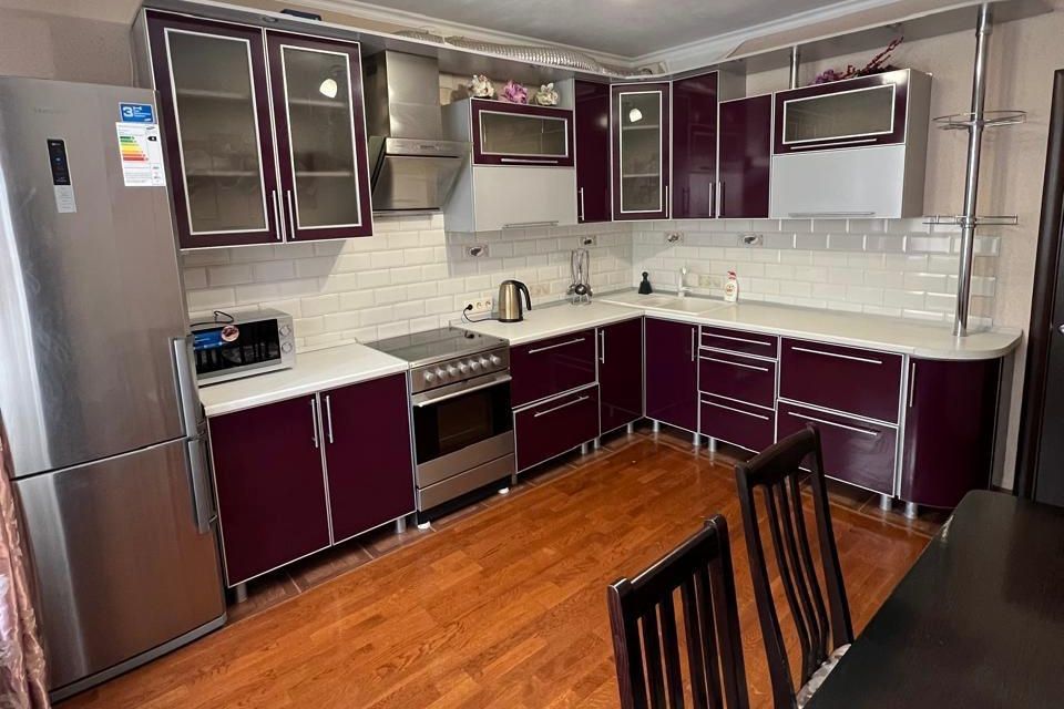 Сдаётся 3-комнатная квартира, 90 м²