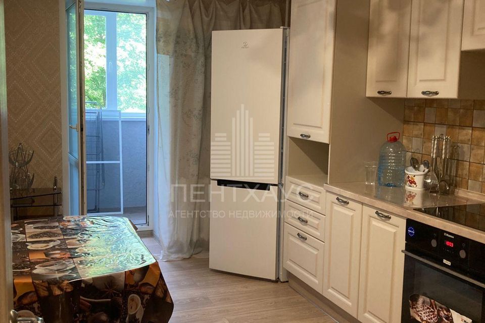 Сдаётся 2-комнатная квартира, 59.8 м²