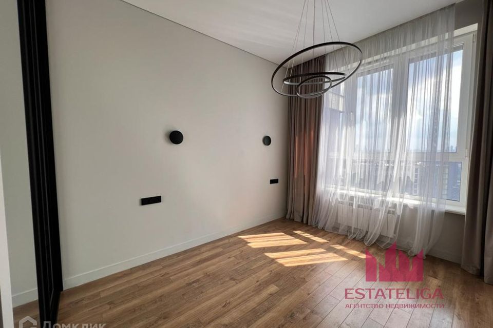 Продаётся 1-комнатная квартира, 56 м²