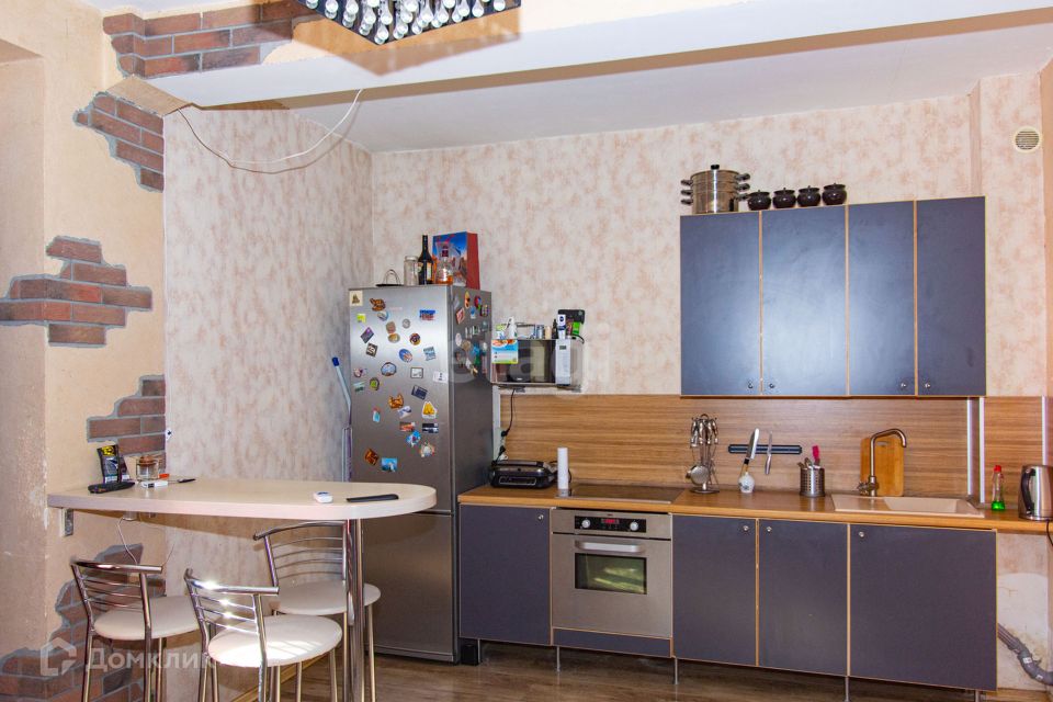 Продаётся 1-комнатная квартира, 42 м²