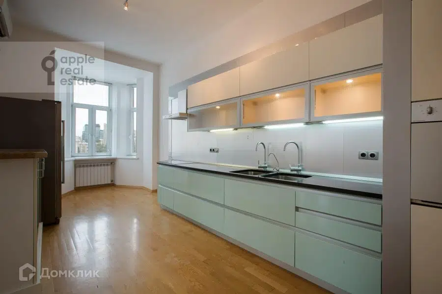 Продаётся 6-комнатная квартира, 233.3 м²