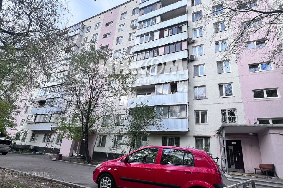 Продаётся 4-комнатная квартира, 63.7 м²