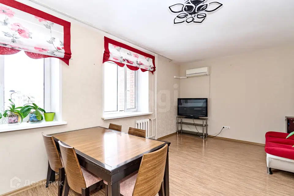 Продаётся 2-комнатная квартира, 63.7 м²