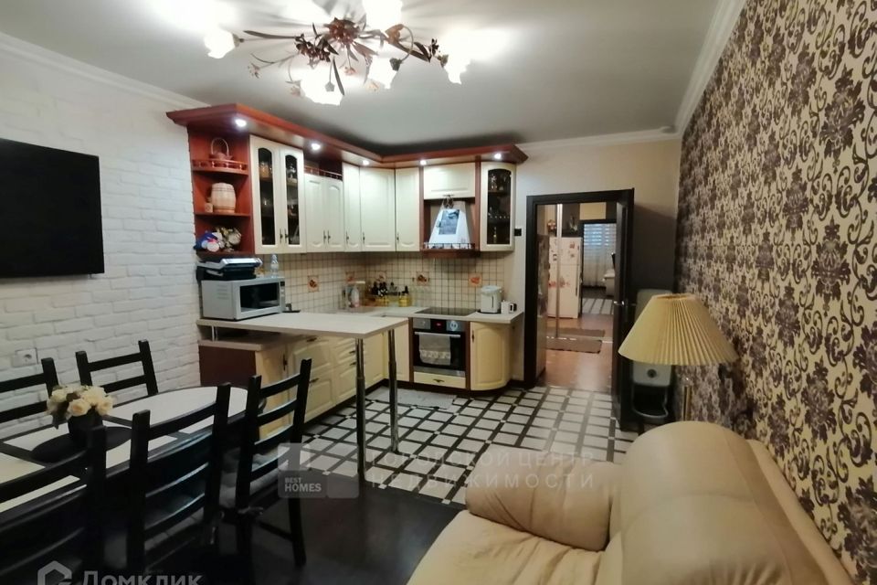 Продаётся 2-комнатная квартира, 82 м²