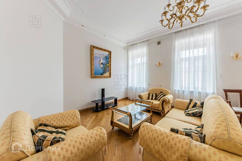 Сдаётся 4-комнатная квартира, 140 м²