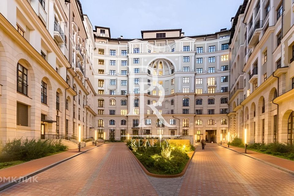 Продаётся 3-комнатная квартира, 111 м²