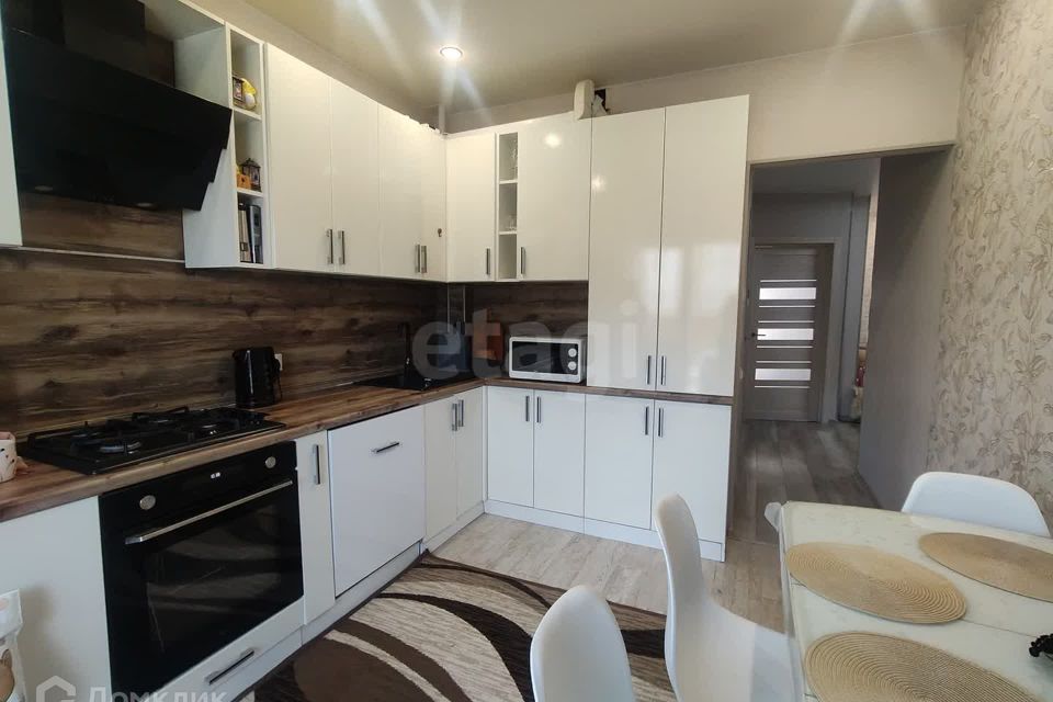 Продаётся 2-комнатная квартира, 64.2 м²
