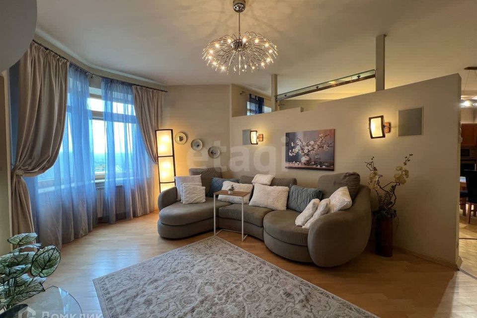Продаётся 2-комнатная квартира, 93.5 м²