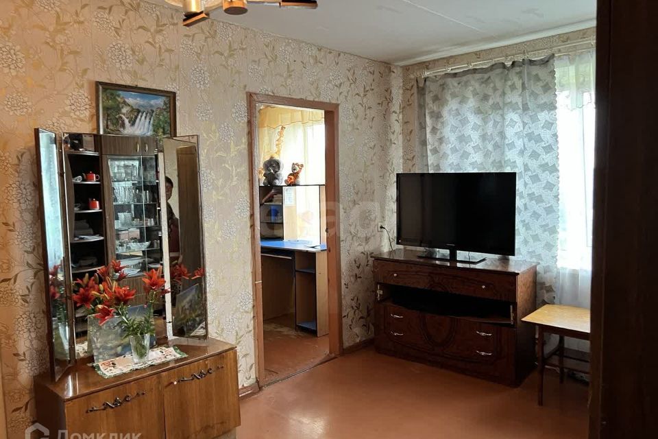 Продаётся 4-комнатная квартира, 61.1 м²