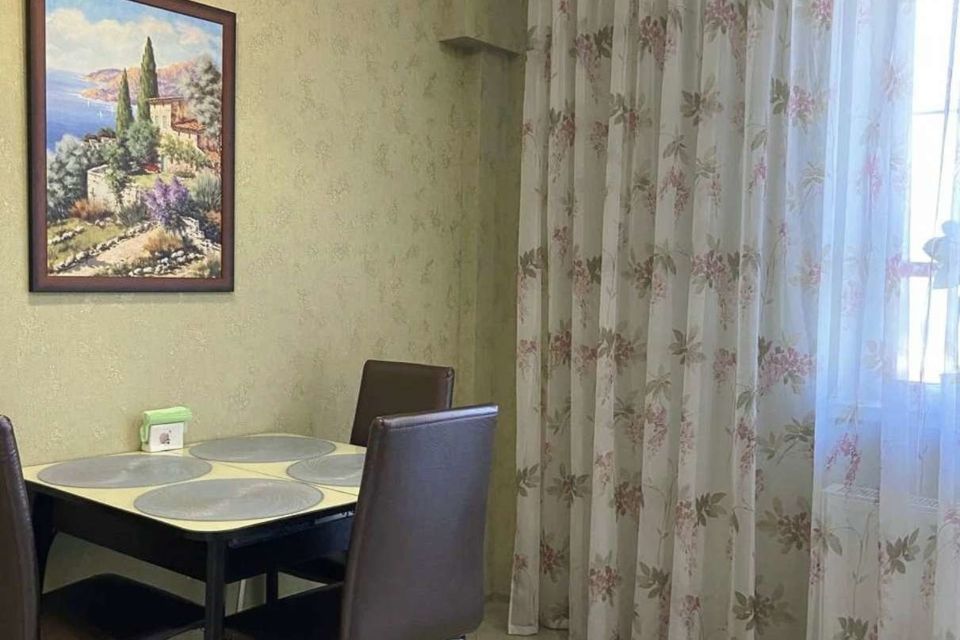 Сдаётся 1-комнатная квартира, 42 м²
