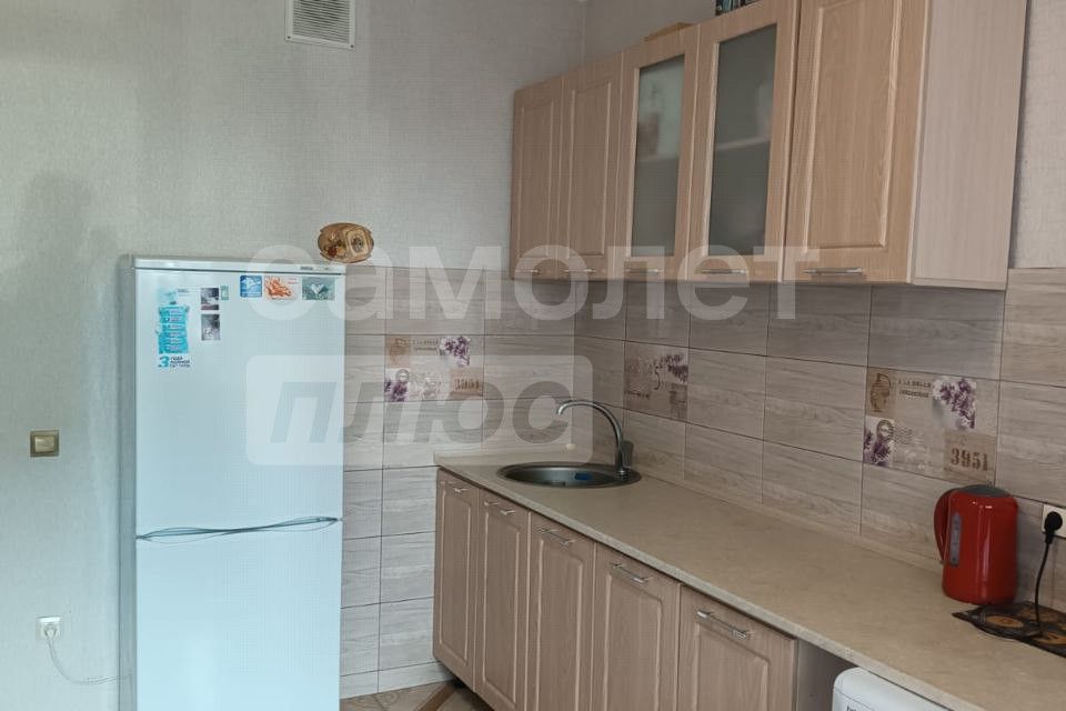 Продаётся 1-комнатная квартира, 42 м²