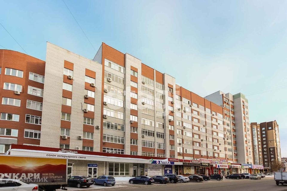 Продаётся 3-комнатная квартира, 138 м²