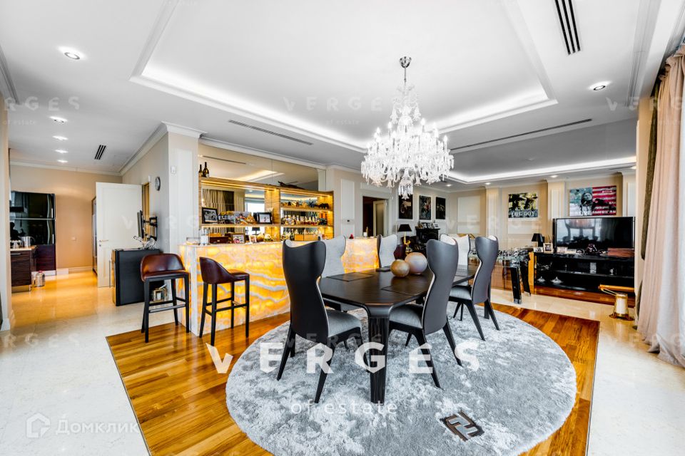 Продаётся 5-комнатная квартира, 522 м²